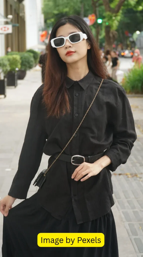 black maxi dress vacation outfit ideas