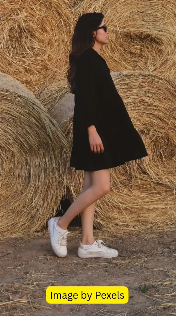 black maxi dress vacation outfit ideas