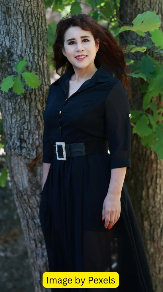 plus size black maxi dresses that create a defined waist