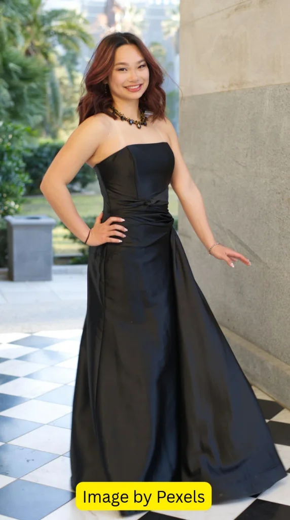 black maxi dress styles for women with a belly